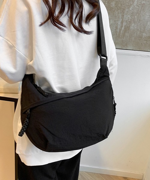 VIBGYOR（ヴィブジョー）の「urbanfemine./大容量 シンプルミニショルダーバッグ U7497（ショルダーバッグ・レディース・ブラック/カーキ/グレー/ベージュ・FREE）」の5枚目の写真