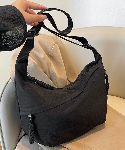 VIBGYOR（ヴィブジョー）の「urbanfemine./大容量 シンプルミニショルダーバッグ U7497（ショルダーバッグ・レディース・ブラック/カーキ/グレー/ベージュ・FREE）」の6枚目の写真