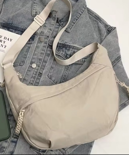 VIBGYOR（ヴィブジョー）の「urbanfemine./大容量 シンプルミニショルダーバッグ U7497（ショルダーバッグ・レディース・ブラック/カーキ/グレー/ベージュ・FREE）」の18枚目の写真