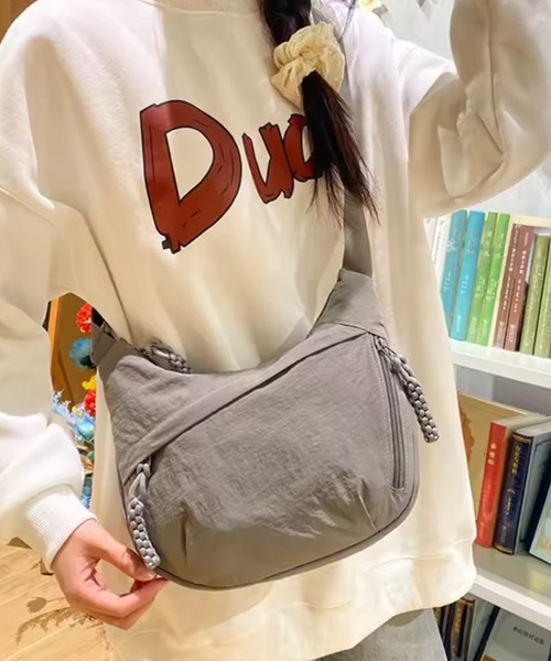 VIBGYOR（ヴィブジョー）の「urbanfemine./大容量 シンプルミニショルダーバッグ U7497（ショルダーバッグ・レディース・ブラック/カーキ/グレー/ベージュ・FREE）」の17枚目の写真