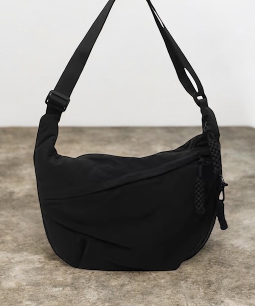 VIBGYOR（ヴィブジョー）の「urbanfemine./大容量 シンプルミニショルダーバッグ U7497（ショルダーバッグ・レディース・ブラック/カーキ/グレー/ベージュ・FREE）」の12枚目の写真