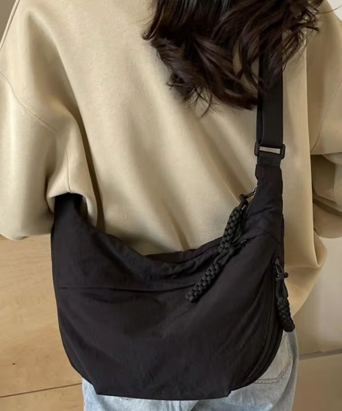 VIBGYOR（ヴィブジョー）の「urbanfemine./大容量 シンプルミニショルダーバッグ U7497（ショルダーバッグ・レディース・ブラック/カーキ/グレー/ベージュ・FREE）」の11枚目の写真