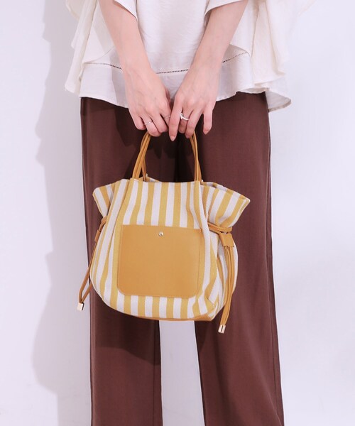 SHOO・LA・RUE(シューラルー)の「【2WAY】素材コンビトートバッグ(トートバッグ・レディース・ベージュ/イエロー系2/ネイビー系2・00)」の20枚目の写真