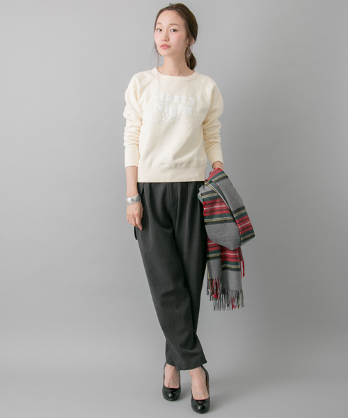 URBAN RESEARCH（アーバンリサーチ）の「UR スター裏起毛スウェット（スウェット・レディース・ネイビー/オフホワイト/グレー・FREE）」の4枚目の写真