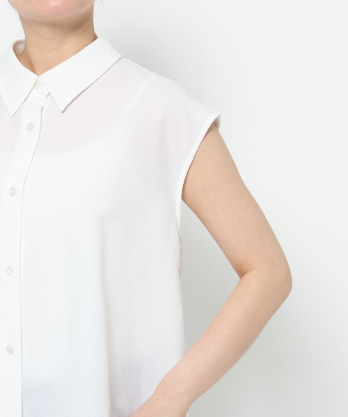 LOWRYS FARM（ローリーズファーム）の「バックリボンシャツＳＳ　572747（シャツ/ブラウス・レディース・ダークブラウン/ベージュ/ホワイト・FREE）」の4枚目の写真