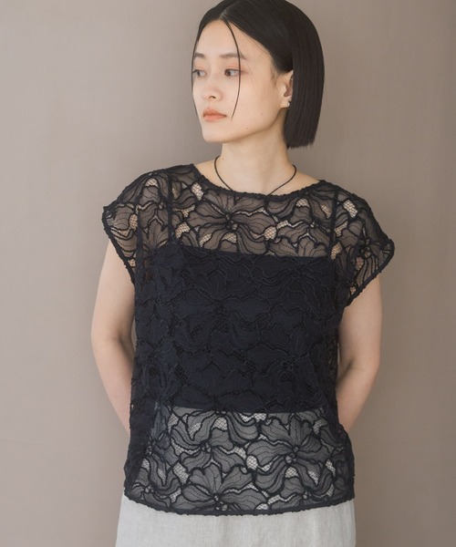 A part by(アパートバイ)の「モールレースプルオーバーフレンチスリーブ(Tシャツ/カットソー・レディース・ベージュ/ネイビー/オフホワイト/ライトブラウン・FREE)」の1枚目の写真
