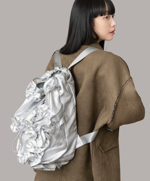 Casselini（キャセリーニ）の「Casselini(キャセリーニ)フリルナップサック（バックパック/リュック・レディース・シルバー/グレー/ブラック・FREE）」の12枚目の写真