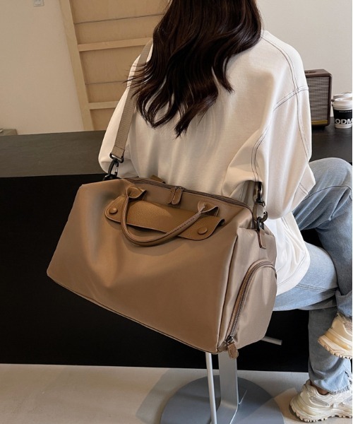 FREE STYLISTS（フリー スタイリスト）の「【2WAY】大容量 レザービッグサイズトラベルボストンバッグ/ショルダーバッグ（ボストンバッグ・レディース・グレー/ブラック・FREE）」の7枚目の写真