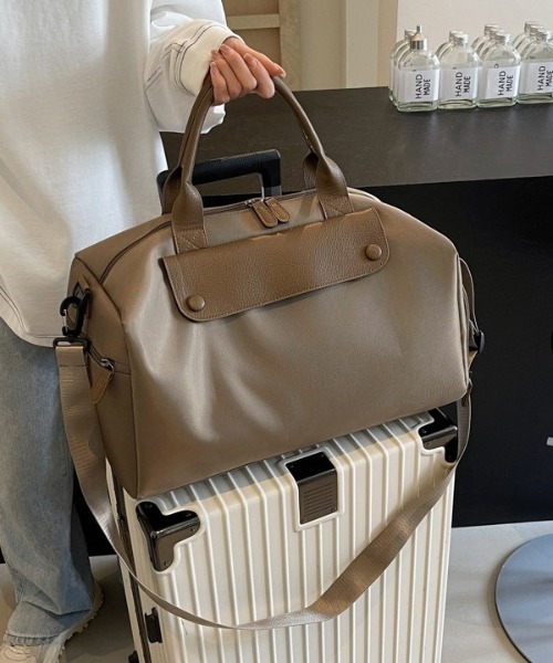 FREE STYLISTS（フリー スタイリスト）の「【2WAY】大容量 レザービッグサイズトラベルボストンバッグ/ショルダーバッグ（ボストンバッグ・レディース・グレー/ブラック・FREE）」の9枚目の写真