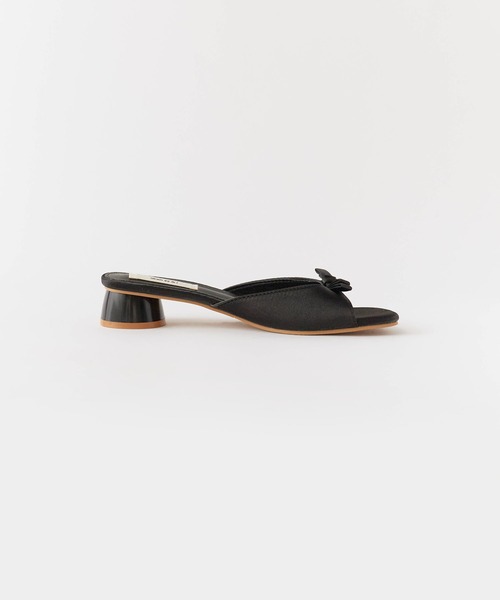 Chick(チック)の「Low-heeled sandals with ribbon / リボン付き ローヒールサンダル 秋物 秋服 2026年秋冬(サンダル・レディース・アイボリー/ブラック/シルバー・35/36/37/38)」の14枚目の写真