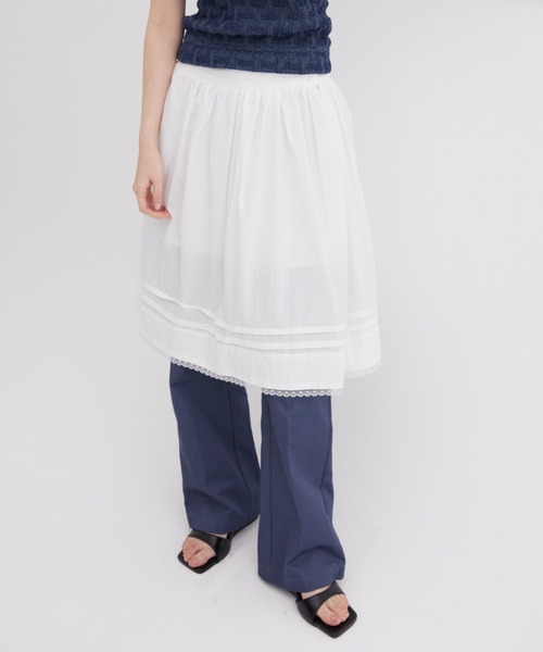 FUULLY STUDIO(フーリィーステューディオ)の「レースミディギャザースカート(スカート・レディース・ストライプ/ホワイト・FREE)」の2枚目の写真