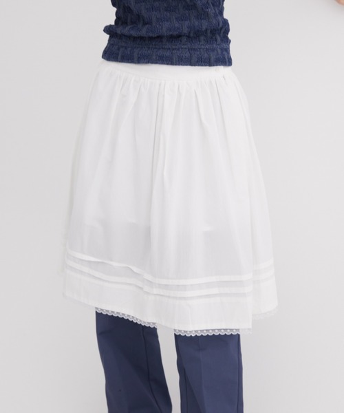 FUULLY STUDIO(フーリィーステューディオ)の「レースミディギャザースカート(スカート・レディース・ストライプ/ホワイト・FREE)」の9枚目の写真