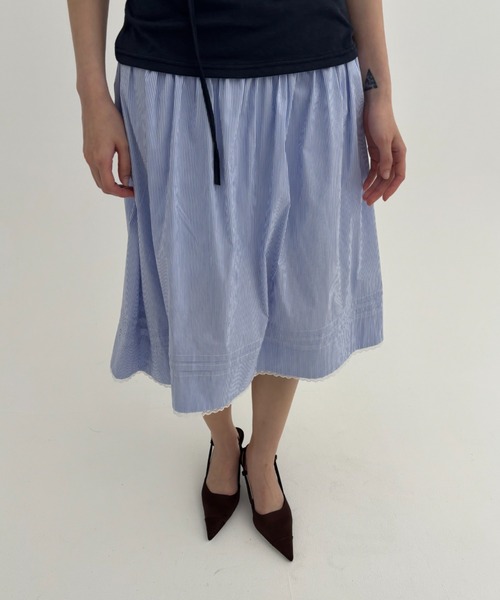 FUULLY STUDIO(フーリィーステューディオ)の「レースミディギャザースカート(スカート・レディース・ストライプ/ホワイト・FREE)」の22枚目の写真