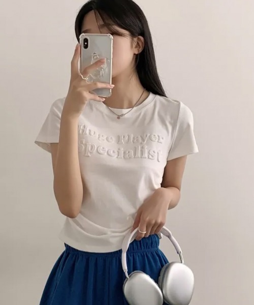 NANAHACHI(ナナハチ)の「エンボスロゴ コンパクトTシャツ(Tシャツ/カットソー・レディース・レッド/ホワイト/ブラック・FREE)」の18枚目の写真