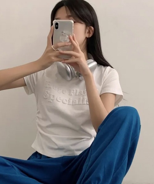 NANAHACHI(ナナハチ)の「エンボスロゴ コンパクトTシャツ(Tシャツ/カットソー・レディース・レッド/ホワイト/ブラック・FREE)」の15枚目の写真