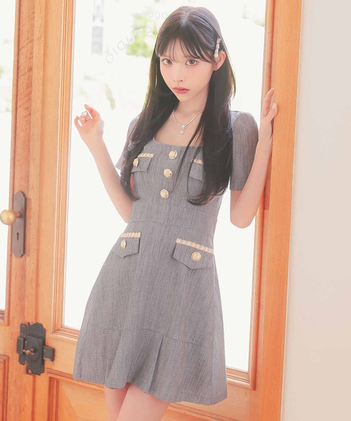 [CLOSED] 韓国ファッション ワンピース半袖 ゴールドチェーン ボタン フェイクポケット フレア ミニ キャバドレス (Sサイズ～Lサイズ)