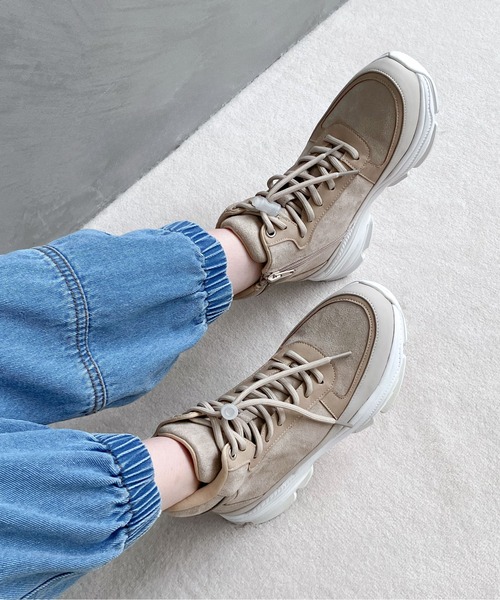 enchanted(エンチャンテッド)の「撥水レースアップサイドジップスニーカーブーツ(ブーツ・レディース・ベージュ/ピンクベージュ/グレイッシュベージュ/ブラック・24/23.5/23/22.5/25/24.5)」の1枚目の写真