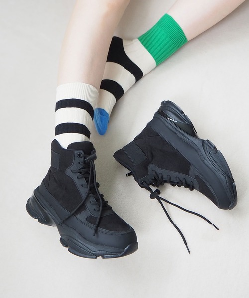 enchanted(エンチャンテッド)の「撥水レースアップサイドジップスニーカーブーツ(ブーツ・レディース・ベージュ/ピンクベージュ/グレイッシュベージュ/ブラック・24/23.5/23/22.5/25/24.5)」の2枚目の写真