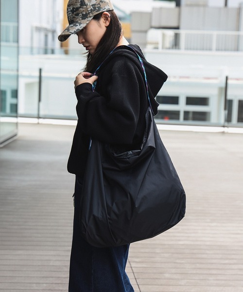 bpr BEAMS（ビーピーアール ビームス ）の「【別注】JULY NINE / SUSHI SACK Custom Webbing Special（ショルダーバッグ・レディース・その他/その他2/その他1・ONE SIZE）」の9枚目の写真