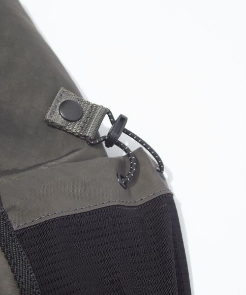 F/CE. (エフシーイー)の「F/CE. TEXTURED TWILL FUROSHIKI 2WAY SHOULDER / エフシーイー テクスチャードツイルフロシキツーウェイショルダー(ショルダーバッグ・メンズ・ブラック/チャコール・FREE)」の13枚目の写真