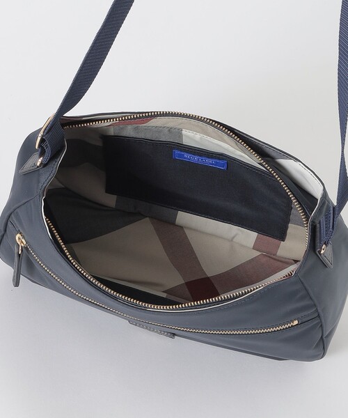 BLUE LABEL CRESTBRIDGE（ブルーレーベルクレストブリッジ）の「ナイロンワンショルダー（ショルダーバッグ・レディース・ダークネイビー/ブラック・FREE）」の16枚目の写真