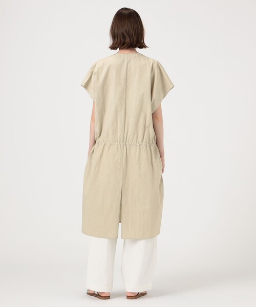 TOMORROWLAND （トゥモローランド）の「Lauren Manoogian COWL ジレ（ベスト・レディース・ブラック/ライトグレー・1）」の6枚目の写真