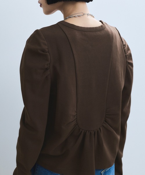 ADAM ET ROPE'（アダムエロペ）の「【WEB限定】バックペプラムカットソー（Tシャツ/カットソー・レディース・ブラック/キナリ/ダークブラウン・FREE）」の13枚目の写真