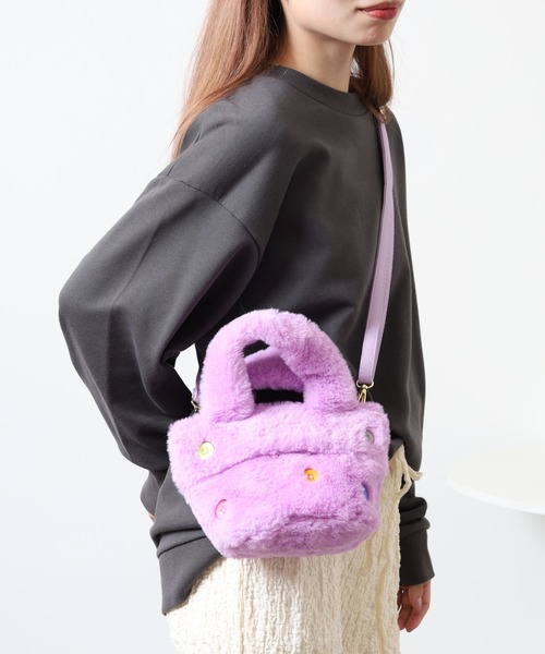 crossi（クロッシー）の「ボタンモチーフ付きフェイクファートートバッグ（トートバッグ・レディース・パープル/レッド/ベージュ・FREE）」の16枚目の写真