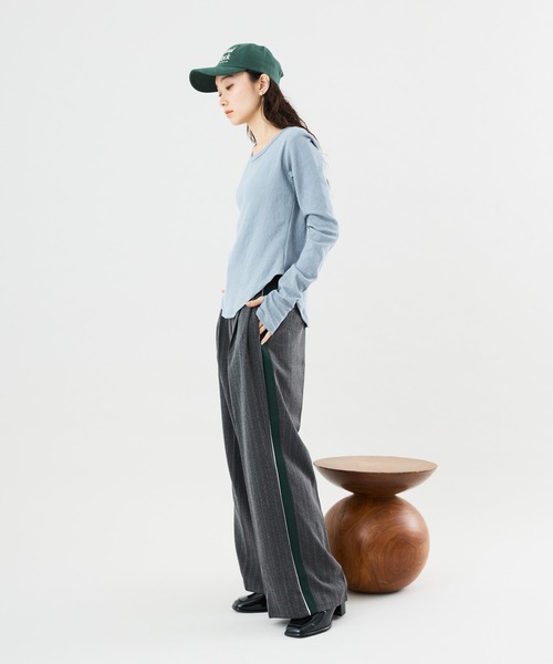 Muscat(マスカット)の「サイド配色ラインワイドパンツ(その他パンツ・レディース・チャコールグレー/ライトグレー/ブラウン・F)」の5枚目の写真