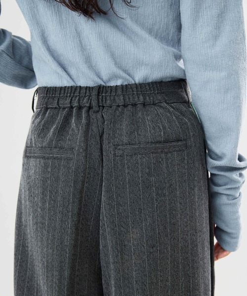 Muscat(マスカット)の「サイド配色ラインワイドパンツ(その他パンツ・レディース・チャコールグレー/ライトグレー/ブラウン・F)」の11枚目の写真