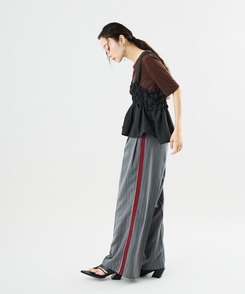 Muscat(マスカット)の「サイド配色ラインワイドパンツ(その他パンツ・レディース・チャコールグレー/ライトグレー/ブラウン・F)」の15枚目の写真