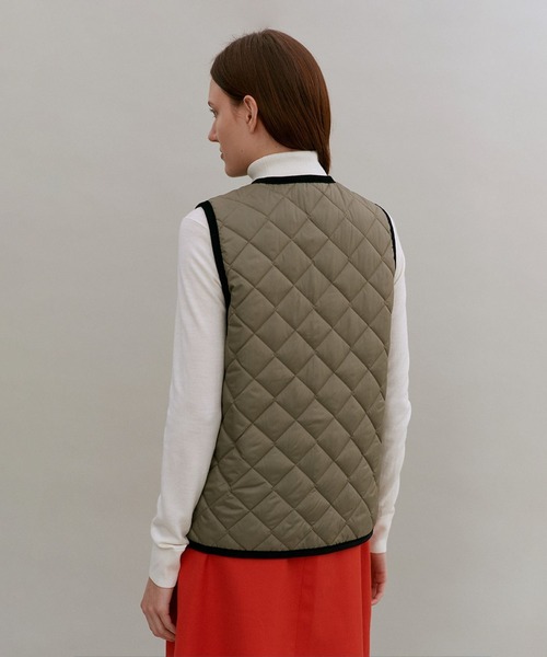 LAVENHAM(ラベンハム)の「Contrast Cornard Gilet Womens / コントラスト コナード ジレ ウィメンズ - C62:Cork(ベスト・レディース・ベージュ系その他/ブラック/ベージュ系その他4・6/8/16/14/12/10)」の5枚目の写真