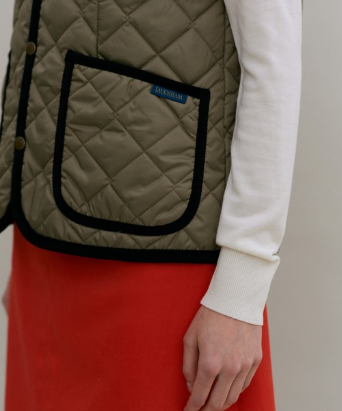 LAVENHAM(ラベンハム)の「Contrast Cornard Gilet Womens / コントラスト コナード ジレ ウィメンズ - C62:Cork(ベスト・レディース・ベージュ系その他/ブラック/ベージュ系その他4・6/8/16/14/12/10)」の6枚目の写真