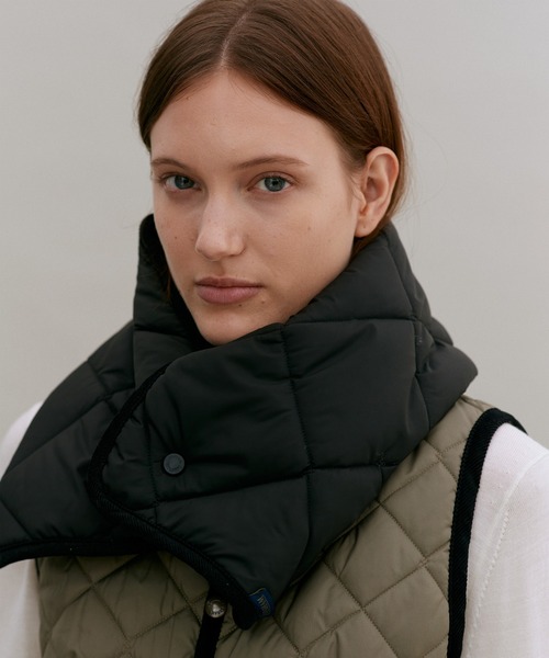 LAVENHAM(ラベンハム)の「Contrast Cornard Gilet Womens / コントラスト コナード ジレ ウィメンズ - C62:Cork(ベスト・レディース・ベージュ系その他/ブラック/ベージュ系その他4・6/8/16/14/12/10)」の8枚目の写真