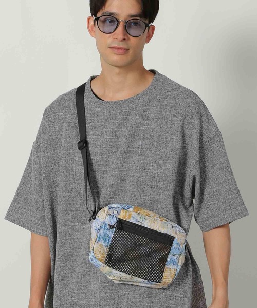 LAKOLE(ラコレ)の「【ラコレ アート】メッシュコンビショルダーバッグ / 586597(ショルダーバッグ・メンズ・ベージュ/ネイビー・FREE)」の4枚目の写真