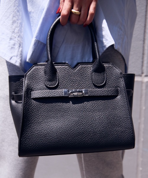 HANNE（アン）の「ベルテッドハンドバッグ（ハンドバッグ・レディース・キャメル/ブラック・FREE）」の14枚目の写真