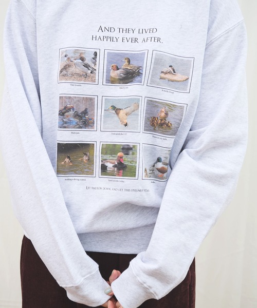 fig Ｌondon（フィグロンドン）の「The duck chronicles sweat（スウェット・レディース・アッシュグレー・LARGE/MEDIUM）」の2枚目の写真