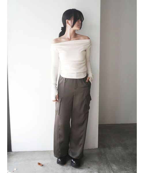 LAGUNAMOON（ラグナムーン）の「サテンカーゴワイドパンツ（カーゴパンツ・レディース・チャコールグレー/アイボリー・SMALL/MEDIUM）」の20枚目の写真