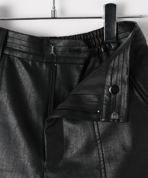 PAGEBOY(ページボーイ)の「フェイクレザーショートパンツ(その他パンツ・レディース・ブラウン/ブラック・FREE)」の10枚目の写真