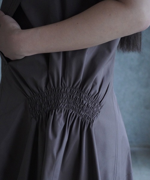 LOW CLASSIC(ロウ クラシック)の「OFF-SHOULDER SHIRRED BLOUSE TOP(シャツ/ブラウス・レディース・カーキ・S)」の6枚目の写真