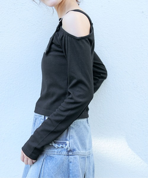 GORGE(ゴージ)の「《肩ベルト×シルバーロゴ》レディース テレコロンT ワンショル風 デザインTops 春秋冬(Tシャツ/カットソー・レディース・グレー/ブラック・F)」の4枚目の写真