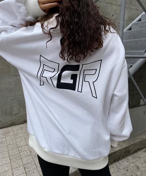 ROGER AND RAW(ロジャーアンドロウ)の「裏起毛Vネックリブスウェットプルオーバー(スウェット・レディース・ブラック/ホワイト/グリーン・FREE)」の6枚目の写真