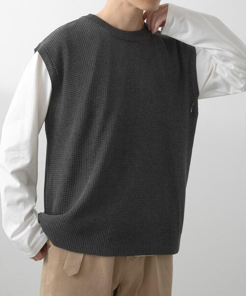 ITEMS URBANRESEARCH（アイテムズ アーバンリサーチ）の「ワッフルニットベスト＋ロングTシャツSET（ニット/セーター・メンズ・ブラック/ベージュ/チャコールグレー・LARGE/MEDIUM）」の5枚目の写真