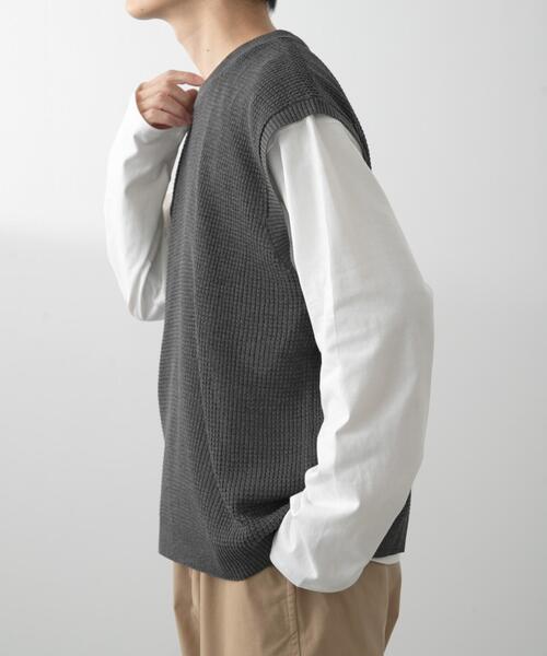 ITEMS URBANRESEARCH（アイテムズ アーバンリサーチ）の「ワッフルニットベスト＋ロングTシャツSET（ニット/セーター・メンズ・ブラック/ベージュ/チャコールグレー・LARGE/MEDIUM）」の6枚目の写真