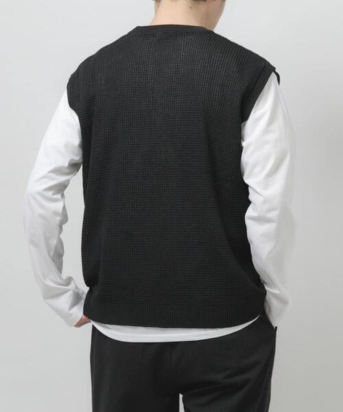 ITEMS URBANRESEARCH(アイテムズ アーバンリサーチ)の「ワッフルニットベスト+ロングTシャツSET(ニット/セーター・メンズ・ブラック/ベージュ/チャコールグレー・LARGE/MEDIUM)」の14枚目の写真
