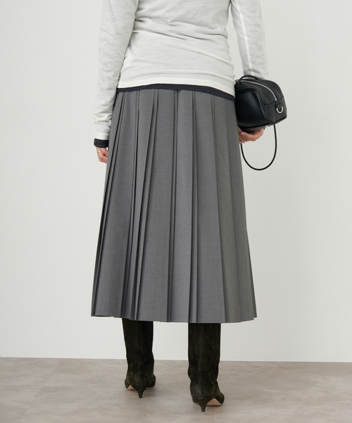 IENA(イエナ)の「ストレッチプリーツスカート(スカート・レディース・ライトグレー/ネイビー・36/38)」の8枚目の写真