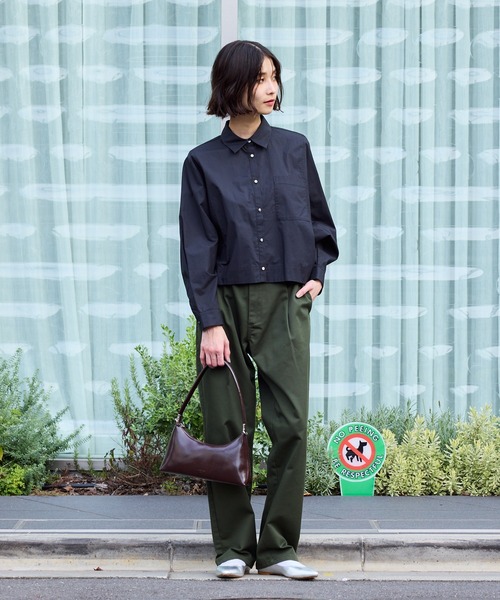 c/est（シーエ）の「c/est/シーエ ANITA アニタ ドルマンスリーブ ロングスリーブシャツ（シャツ/ブラウス・レディース・ブラック/オフホワイト/ブルー・FREE）」の19枚目の写真