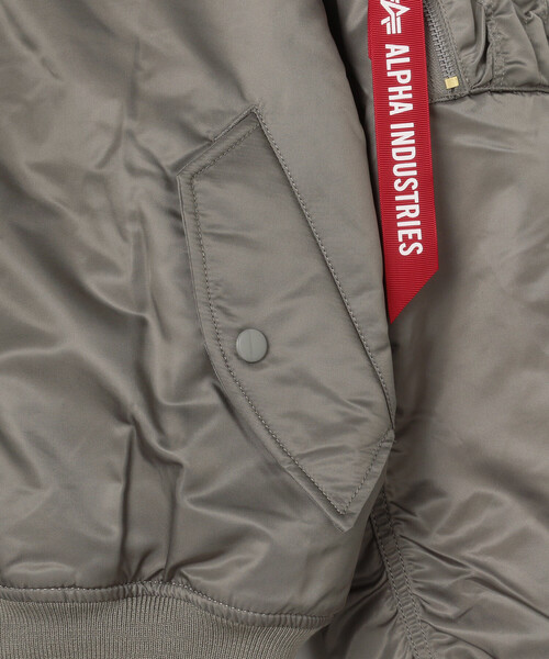 Alpha Industries（アルファインダストリーズ）の「Alpha Industries/アルファ インダストリーズ ALPHA MA-1 FLIGHT JACKET（MA-1・メンズ・グレー/ブラック/オリーブ・MEDIUM/LARGE/X-LARGE）」の6枚目の写真