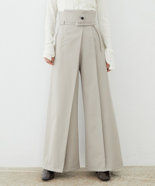 UNITED TOKYO（ユナイテッドトウキョウ）の「【シリーズ累計販売数23,000本突破！】HAKAMAアシメワイドパンツ｜ウォッシャブル/セットアップ/オフィスカジュアル/オケージョン/美脚見え/防シワ/静電気防止/ストレッチ/春服（スラックス・レディース・ダークグレー/ベージュ/ブラック/グレー/ネイビー/ブラック系その他2/タン/ベージュ系その他・1/2/3/4）」の6枚目の写真