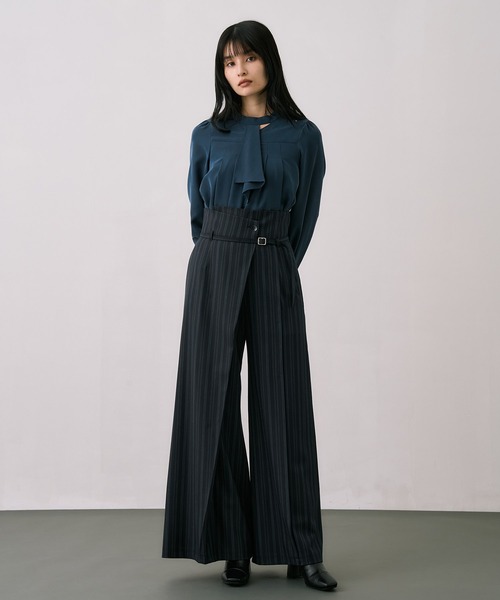 UNITED TOKYO（ユナイテッドトウキョウ）の「【シリーズ累計販売数23,000本突破！】HAKAMAアシメワイドパンツ｜ウォッシャブル/セットアップ/オフィスカジュアル/オケージョン/美脚見え/防シワ/静電気防止/ストレッチ/春服（スラックス・レディース・ダークグレー/ベージュ/ブラック/グレー/ネイビー/ブラック系その他2/タン/ベージュ系その他・1/2/3/4）」の9枚目の写真